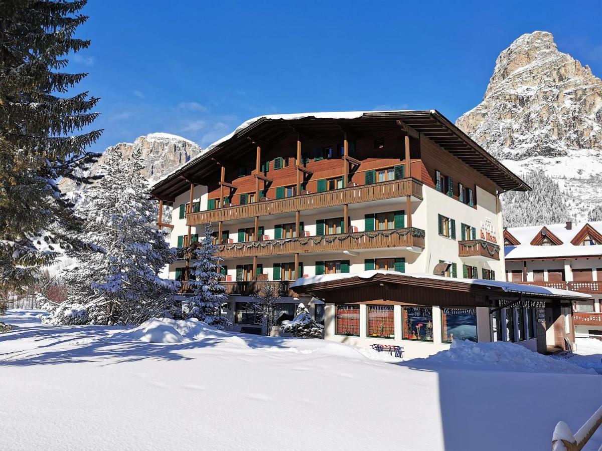 Hotel la Plaza Corvara In Badia Esterno foto