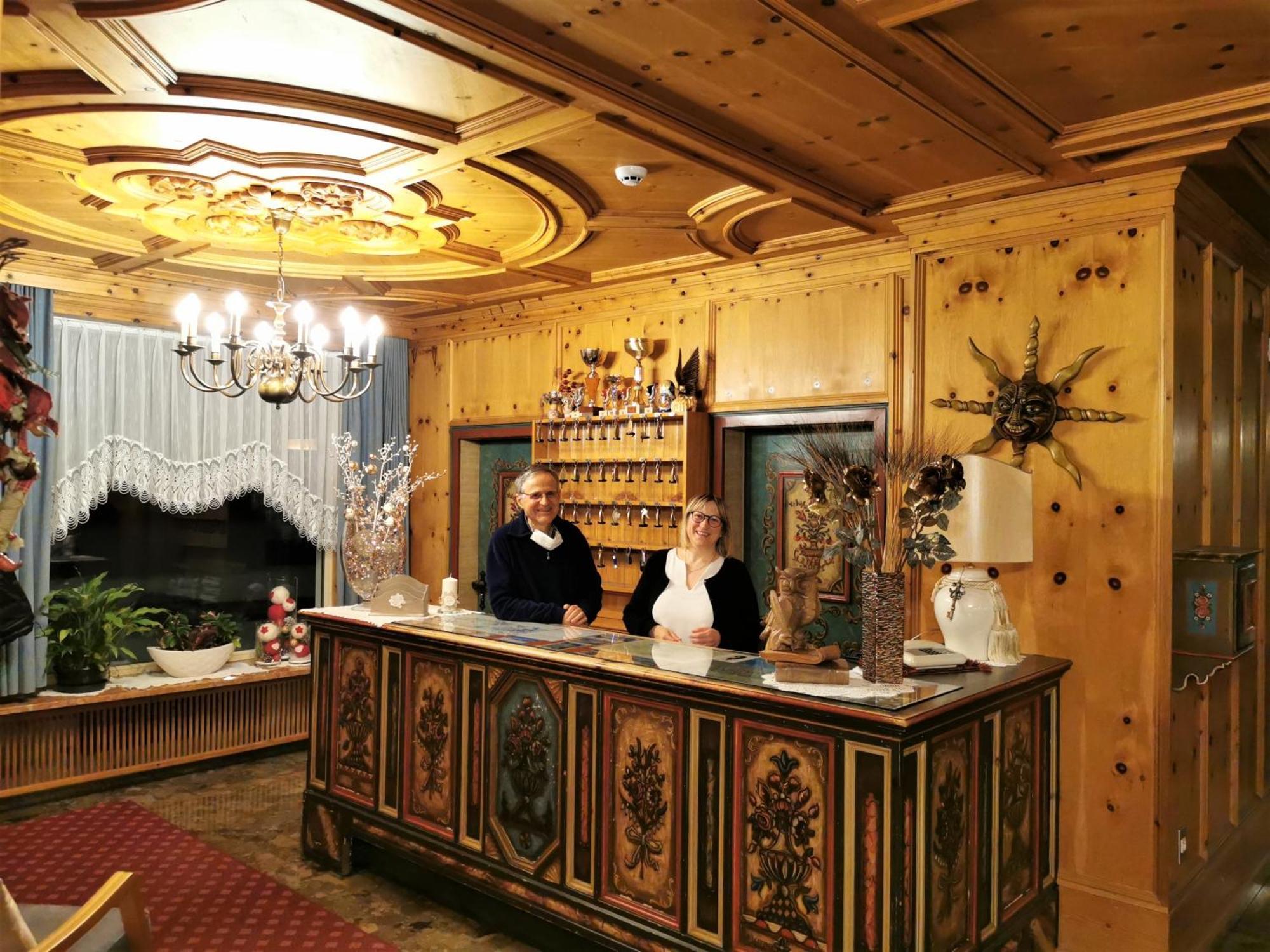 Hotel la Plaza Corvara In Badia Esterno foto