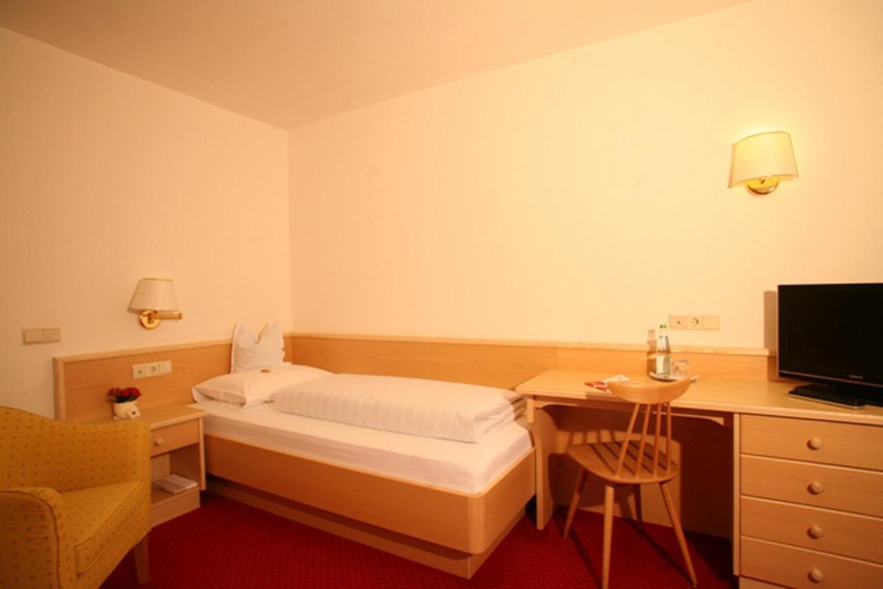 Hotel la Plaza Corvara In Badia Esterno foto